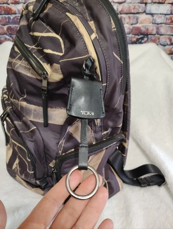 TUMI Voyageur Carson Backpack Nylon Leather ~Lines Print~ EUC - Picture 8 of 15